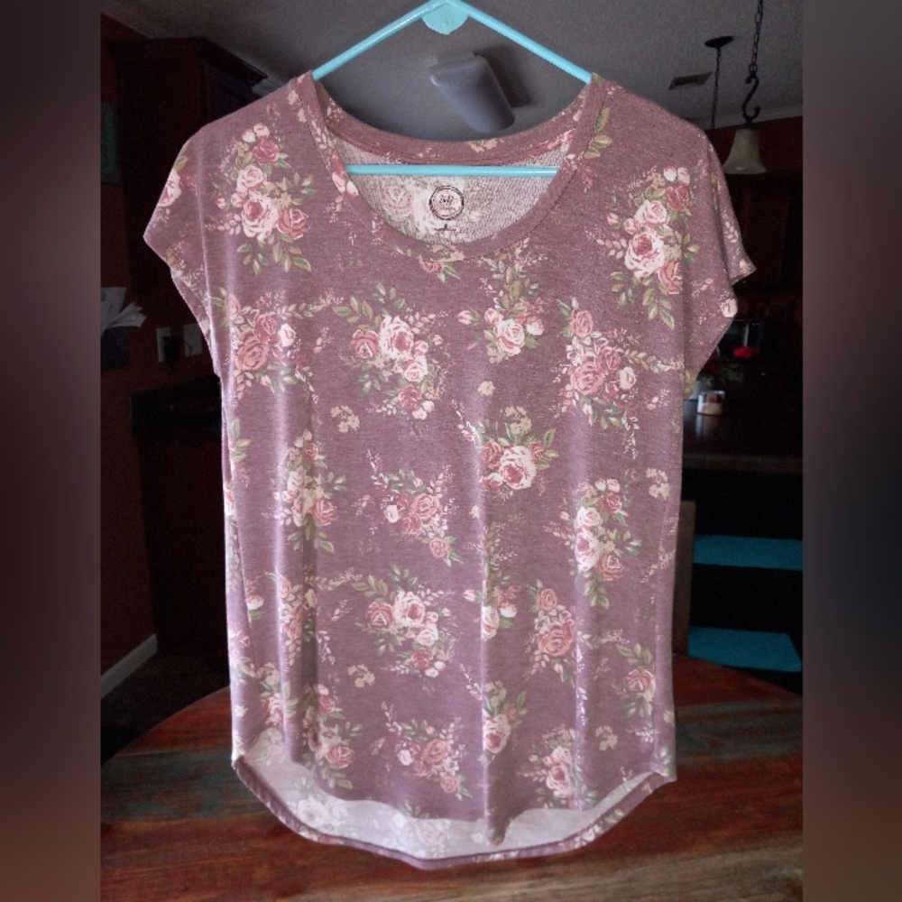 3 FLORAL Tops - Picture 4 of 4